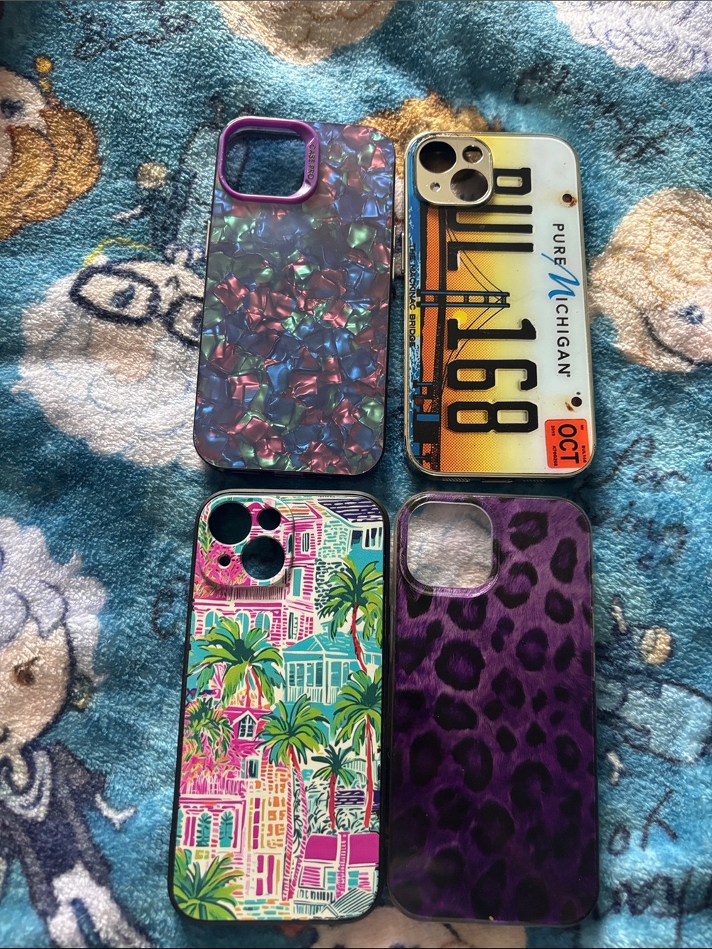 Set of 4 iPhone 15 cases